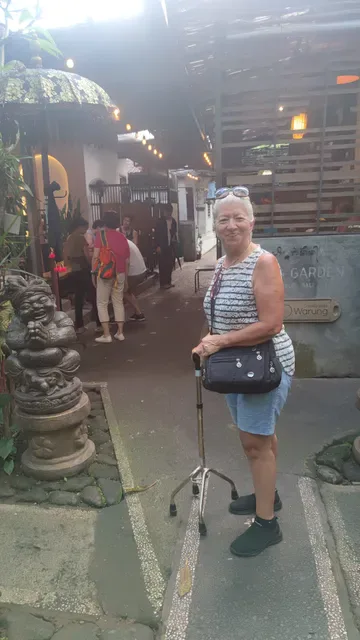 Compound Warung
