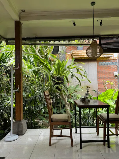 Compound Warung
