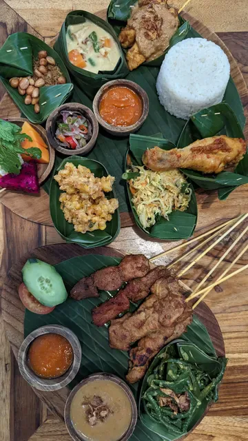 Compound Warung