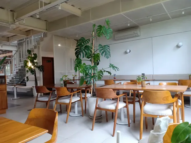Daily Hub - Cafe & Co Work