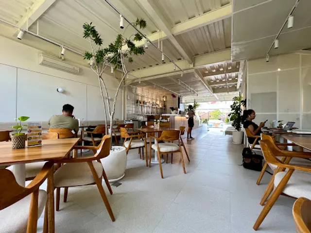 Daily Hub - Cafe & Co Work