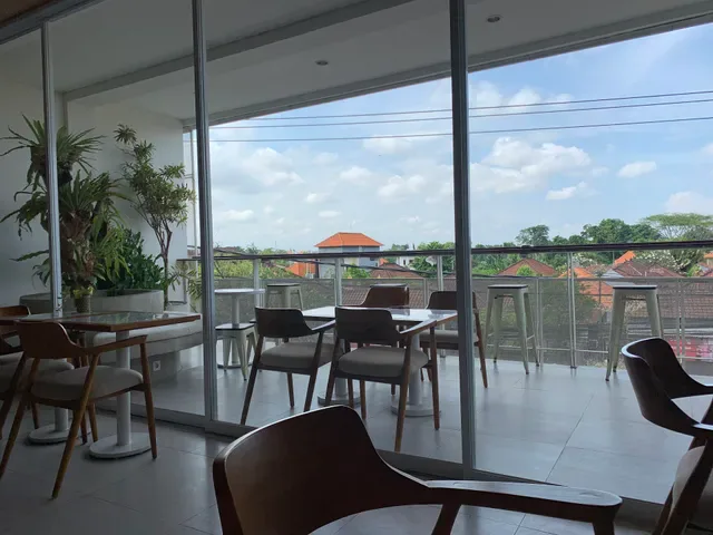 Daily Hub - Cafe & Co Work