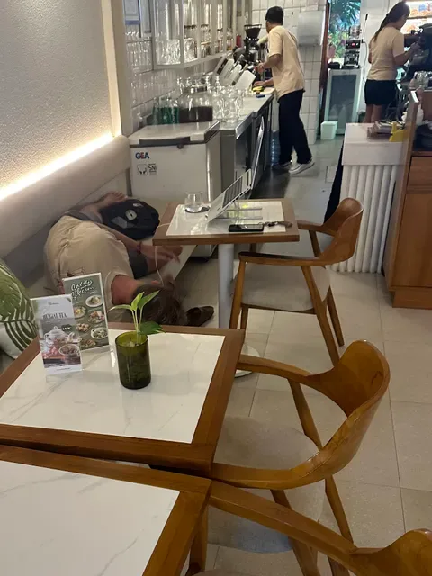Daily Hub - Cafe & Co Work