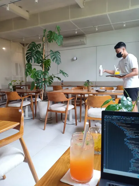 Daily Hub - Cafe & Co Work