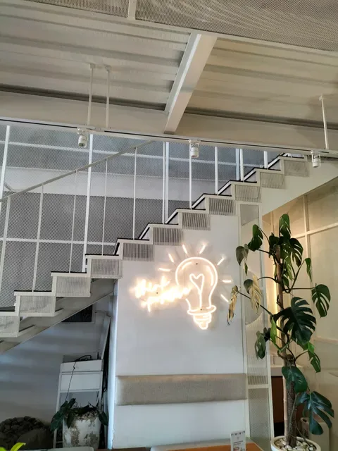Daily Hub - Cafe & Co Work