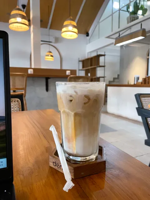Den~O Coffee & Eatery, Ubud