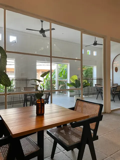 Den~O Coffee & Eatery, Ubud