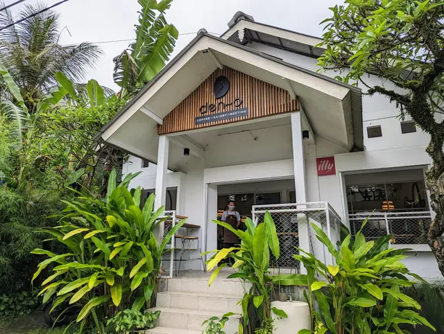 Den~O Coffee & Eatery, Ubud