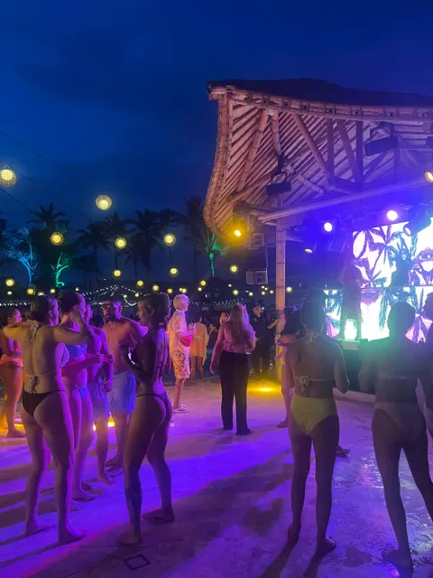 FINNS Beach Club