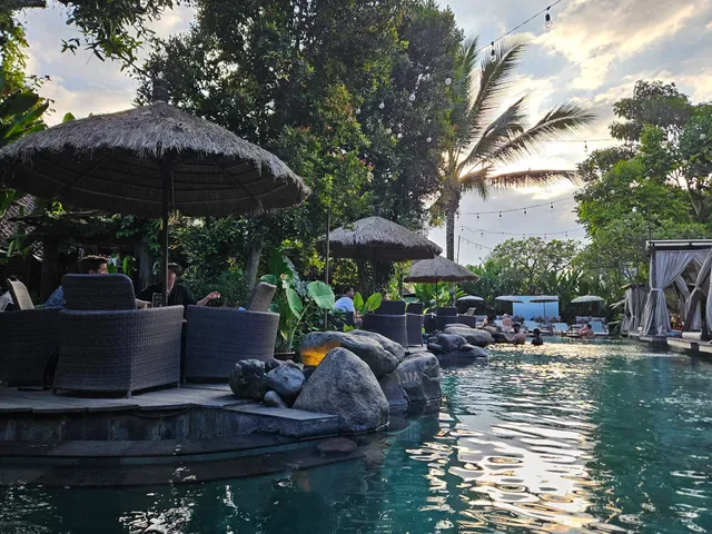 Folk Pool & Gardens