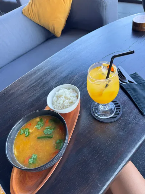 IZZI ROOFTOP LOUNGE & RESTAURANT & BAR & SHISHA