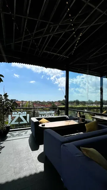 IZZI ROOFTOP LOUNGE & RESTAURANT & BAR & SHISHA
