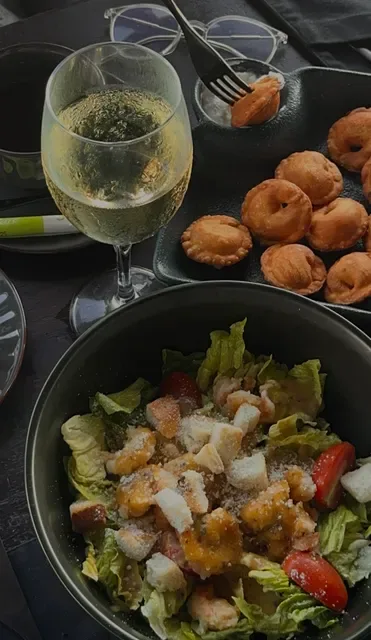IZZI ROOFTOP LOUNGE & RESTAURANT & BAR & SHISHA