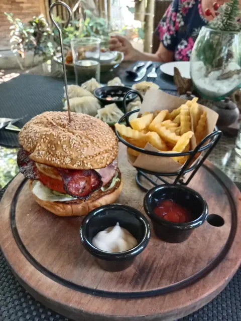 Jaring Kitchen & Drinks