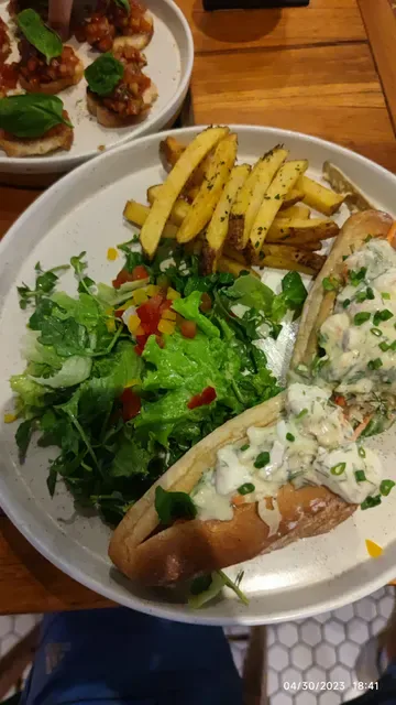 Legends Bistro & Sports Bar