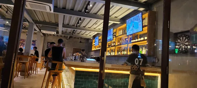 Legends Bistro & Sports Bar