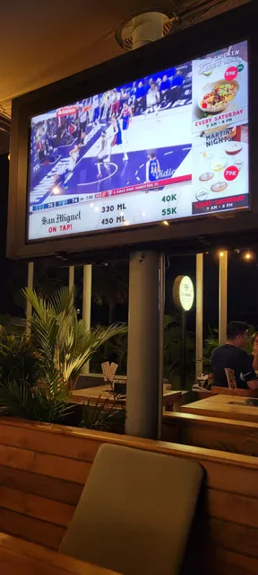 Legends Bistro & Sports Bar