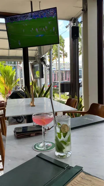 Legends Bistro & Sports Bar
