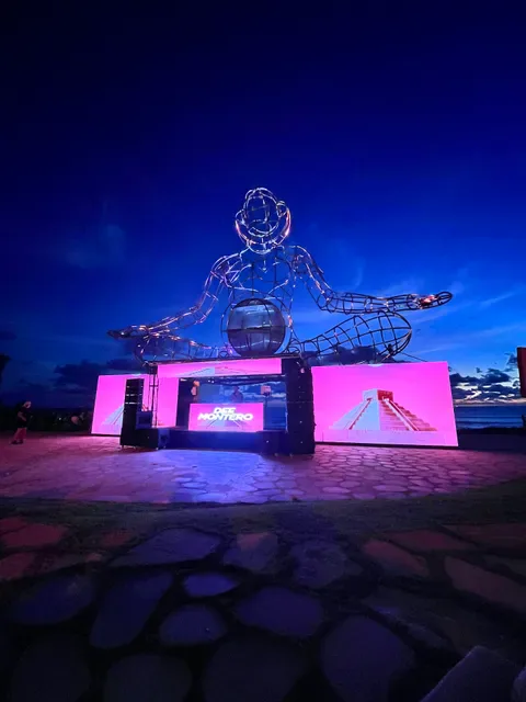 Luna Beach Club