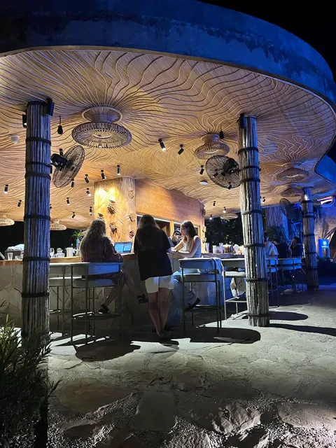 Luna Beach Club