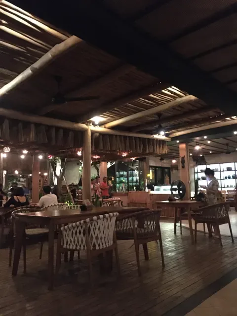 Mano Beach House