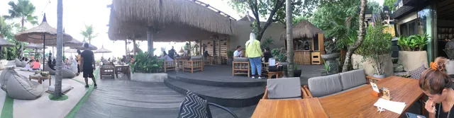 Mano Beach House