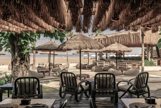 Mano Beach House