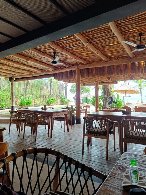 Mano Beach House