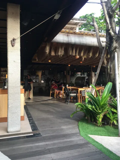 Mano Beach House