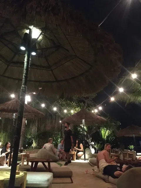 Mano Beach House