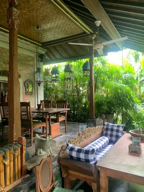 Miro's Garden Restaurant
