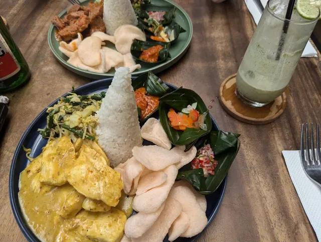 Monkey Legend Restaurant & Bar