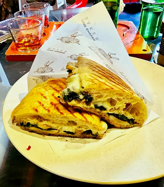 Seniman Coffee