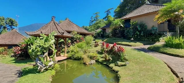 Strawberry Hill Hotel And Restaurant