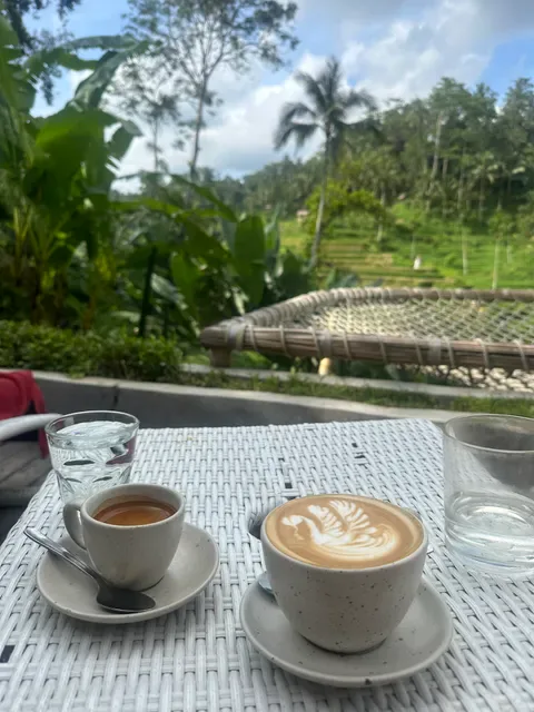 Tis Cafe