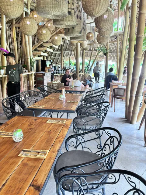 Tis Cafe