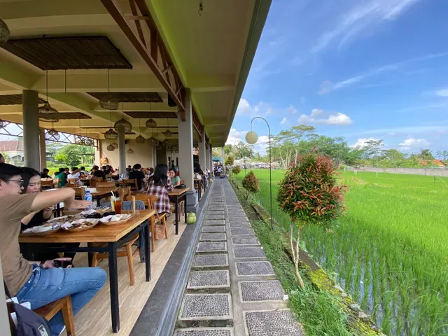 Warung Babi Guling Pande Egi