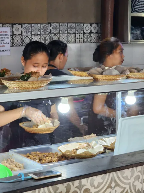 Warung Babi Guling Pande Egi