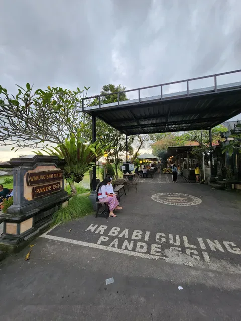 Warung Babi Guling Pande Egi