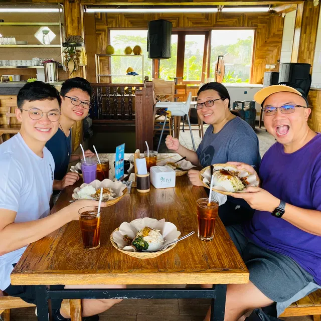 Warung Babi Guling Pande Egi