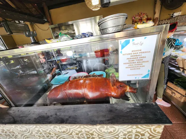 Warung Babi Guling Pande Egi