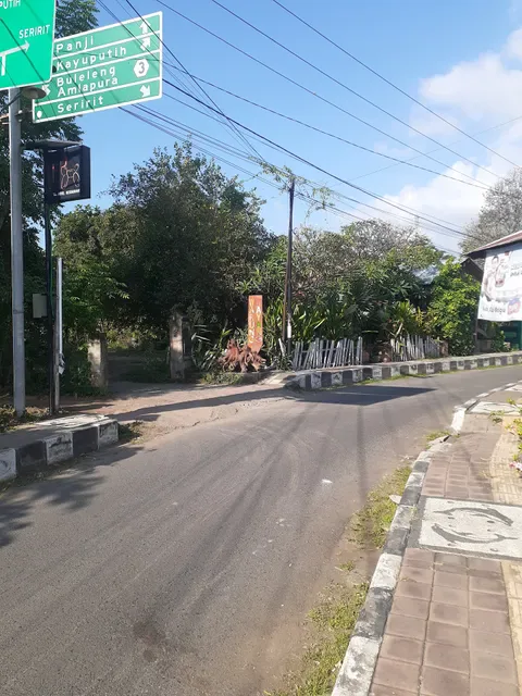Warung Wayan. W.W
