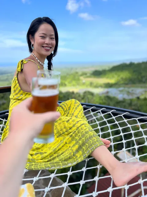 TopVibes Pool & Eatery