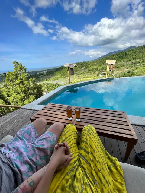 TopVibes Pool & Eatery