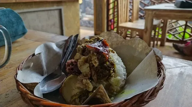 Warung Babi Guling Putra Celagi