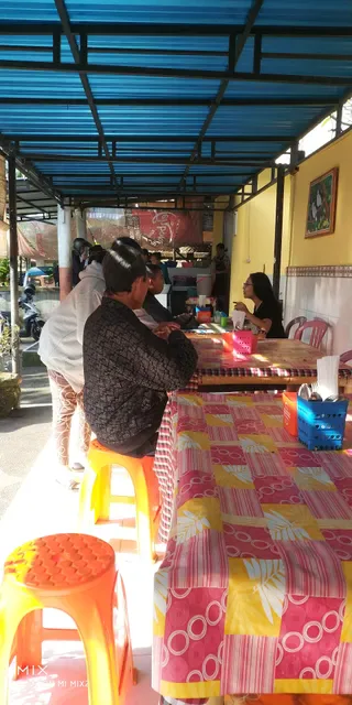 Warung Babi Guling Putra Celagi