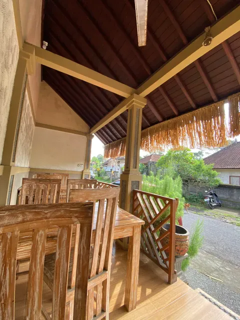Warung Babi Guling Putra Celagi