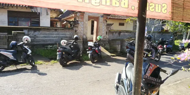 Warung Babi Guling Putra Celagi
