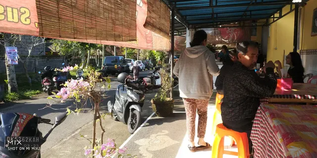Warung Babi Guling Putra Celagi