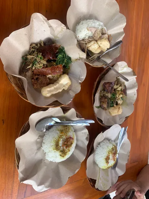 Warung Babi Guling Putra Celagi